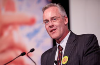 Associate Professor Steve MacFarlane